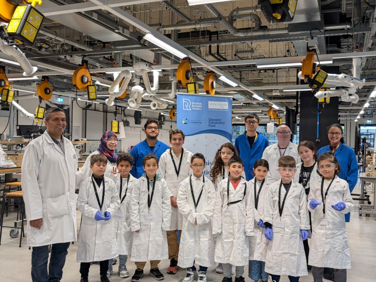 Syrian refugee school children at chemistry workshop with Manchester Uni staff