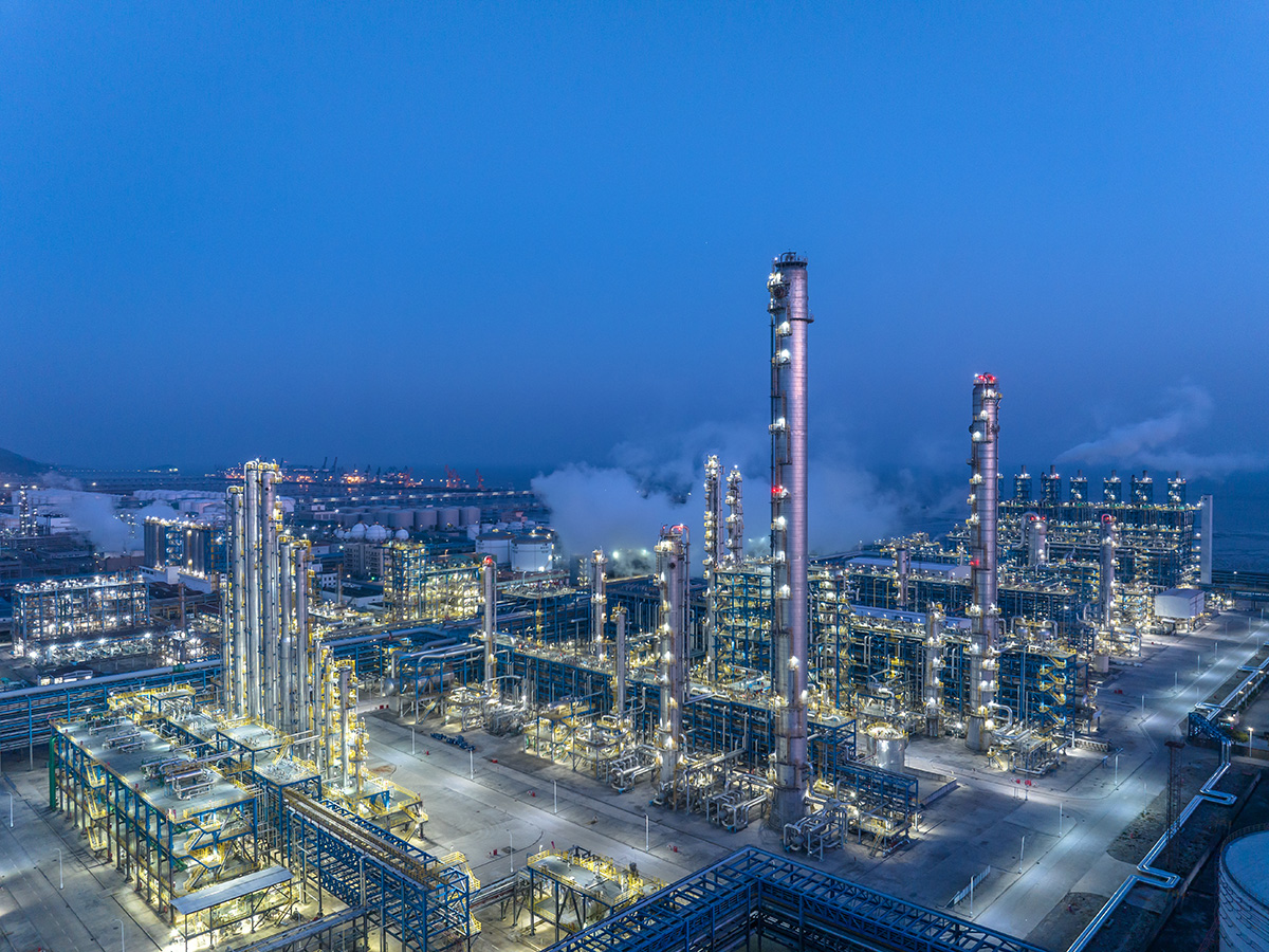 Flow Chemistry: foundations, opportunities, limitations, and  scale‐up Main Image