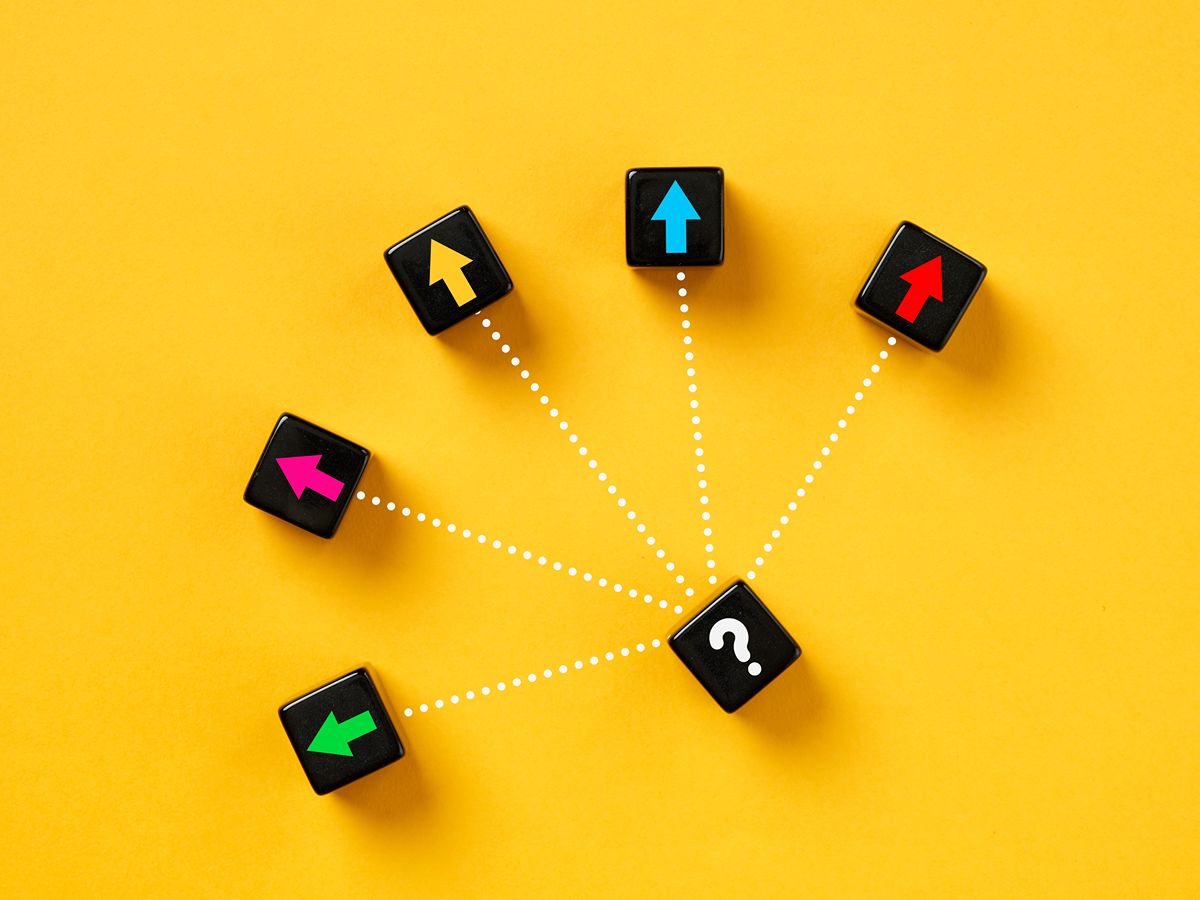 Different coloured arrows pointing in many directions