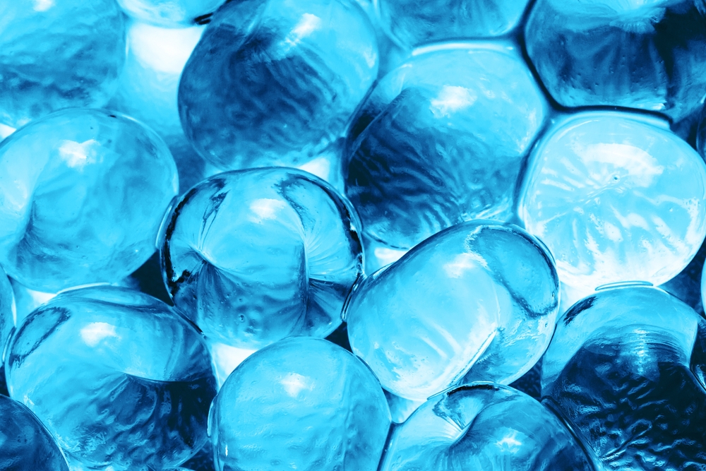 Blue hydrogel balls clustered together