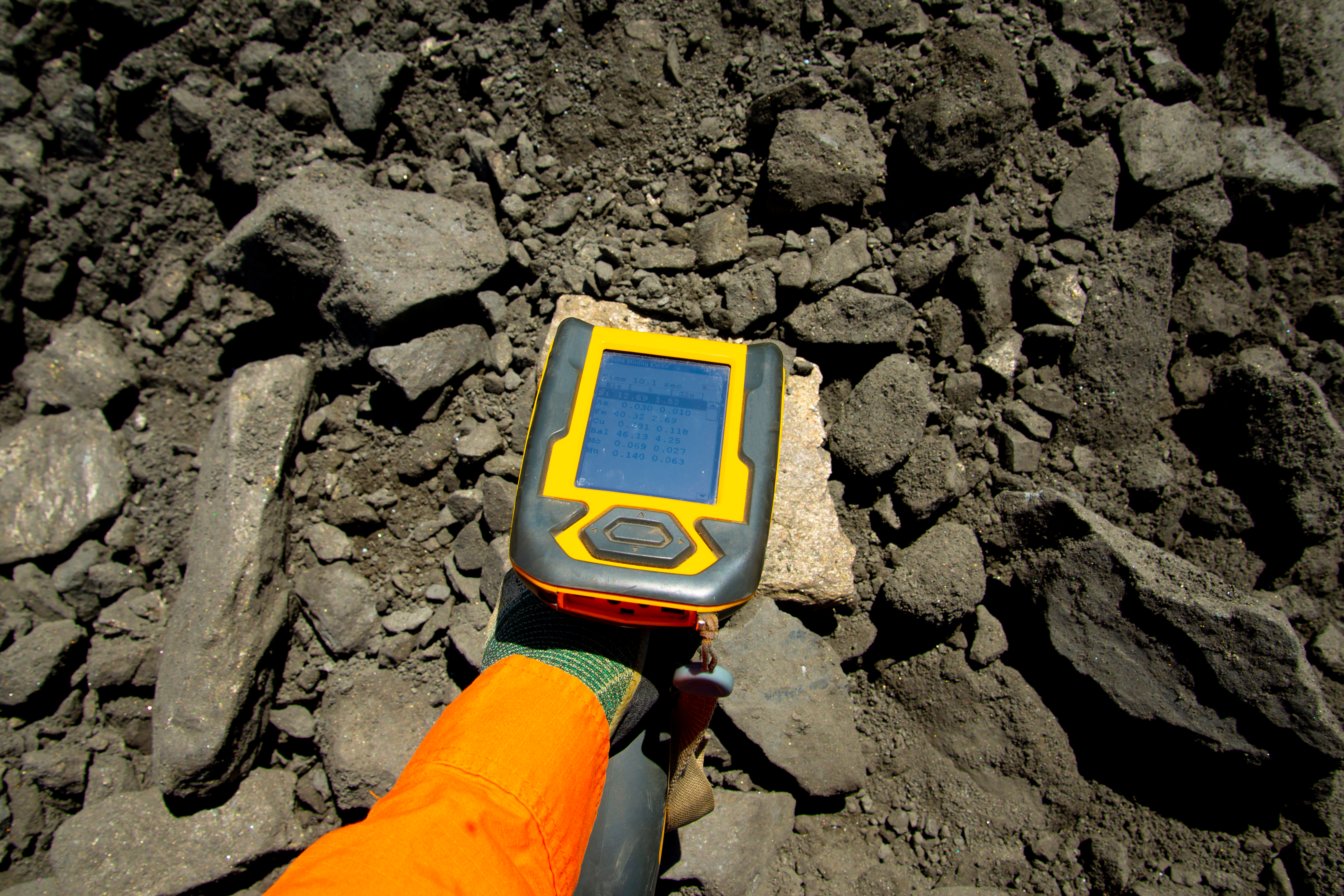 A stock picture of a portable X-ray fluorescent analyser.