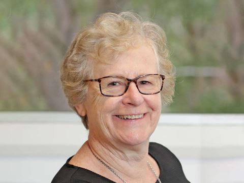 Headshot of Nicolle Packer