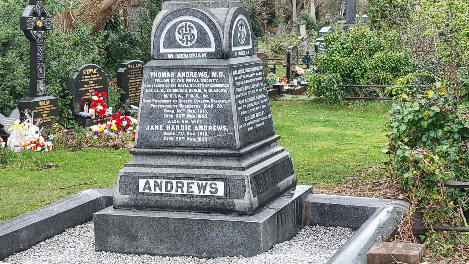 The base of the column is now much easier to read for those looking to pay their respects
