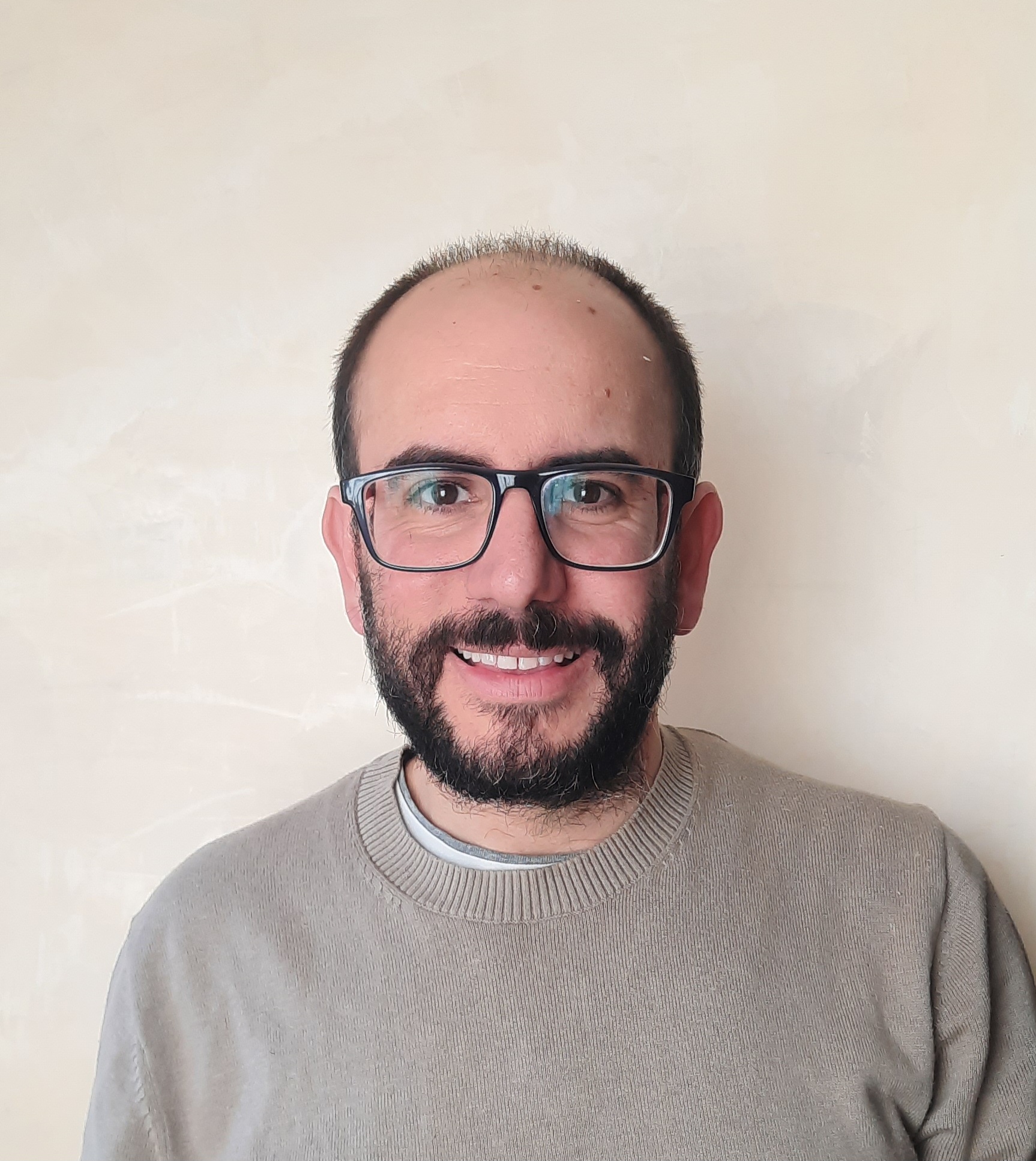 Dr Pedro Mena  Photo