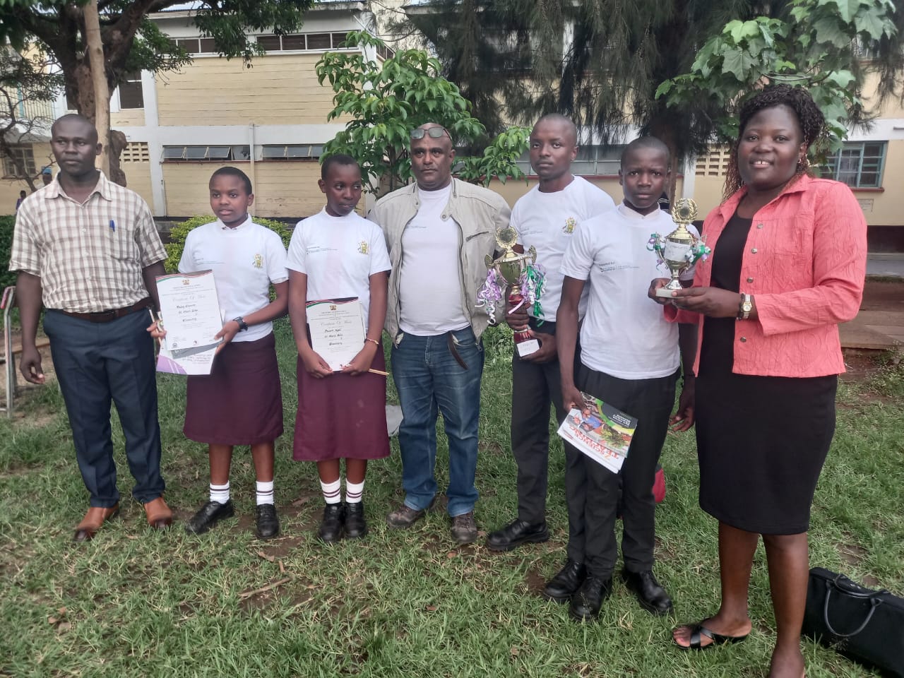 kenya-schools-fair-group-outdoors