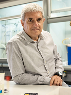 Professor Eduardo Peris