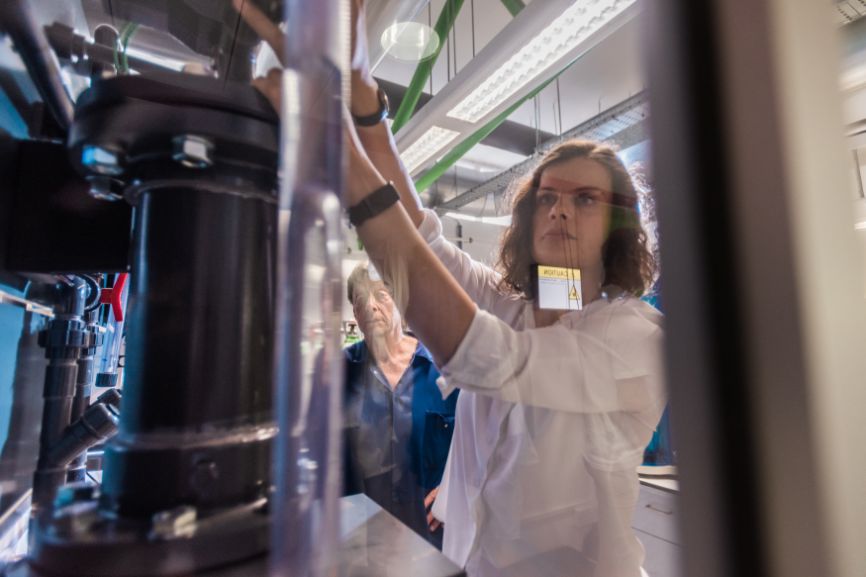 Dr Ola Hekselman working in the Solveteq lab