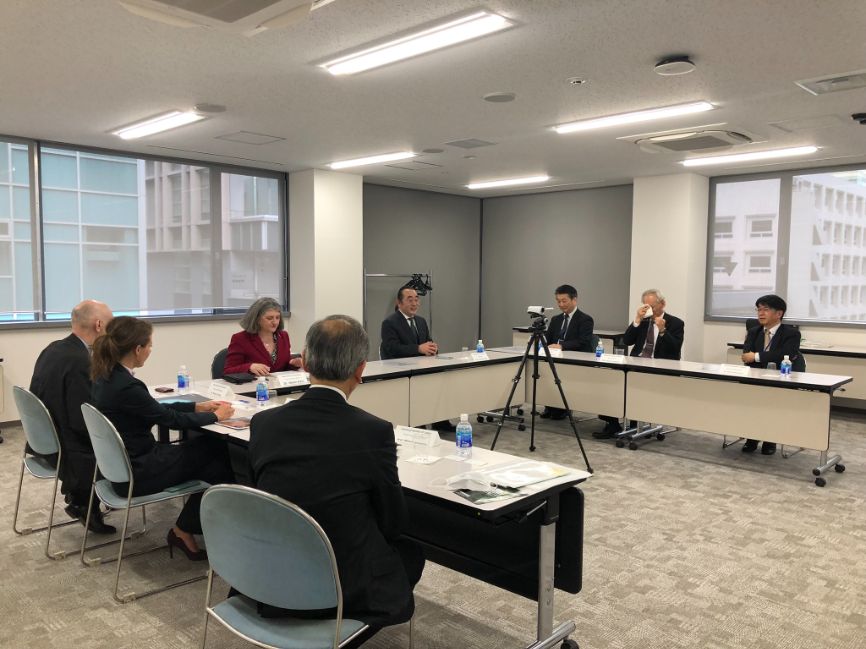 Representatives from the RSC and CSJ sit together for a discussion in Japan