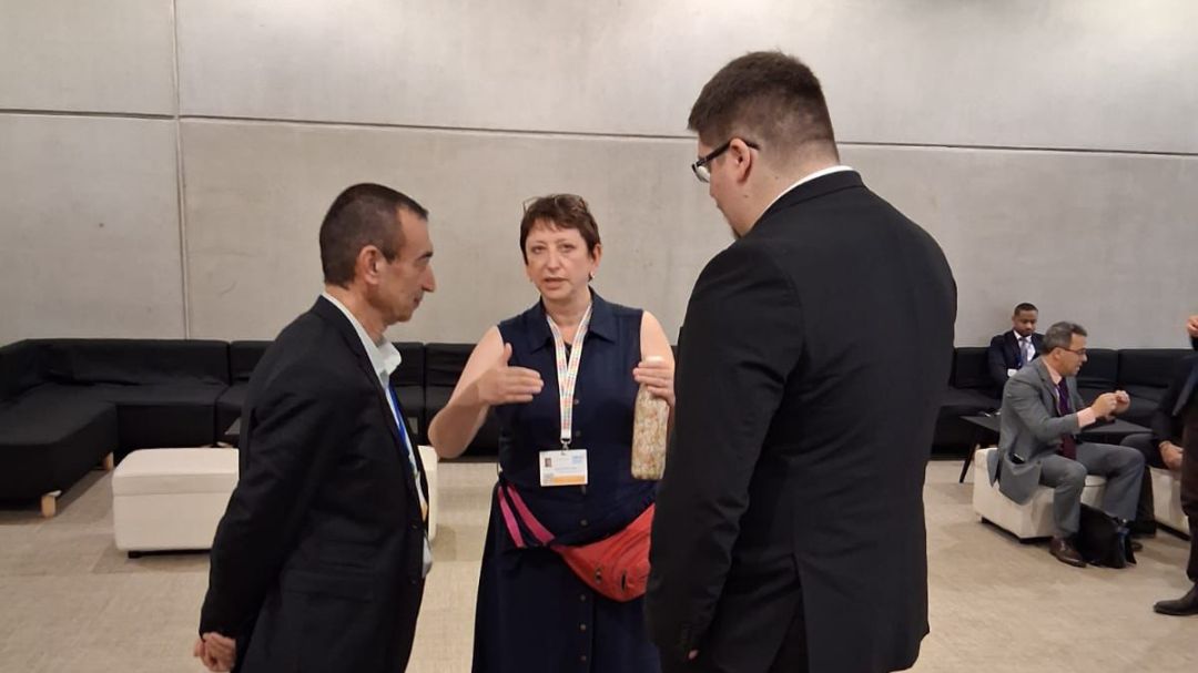Closing - OEWG32 - 20 Intergovernmental Meeting Co-Chair Laura Dupuy (Uruguay), UNEP Executive Director Inger Andersen, and Intergovernmental Meeting Co-Chair Yutaka Matsuzawa (Japan)Jun2025