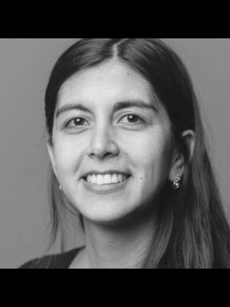 Fernanda Duarte smiling for a picture