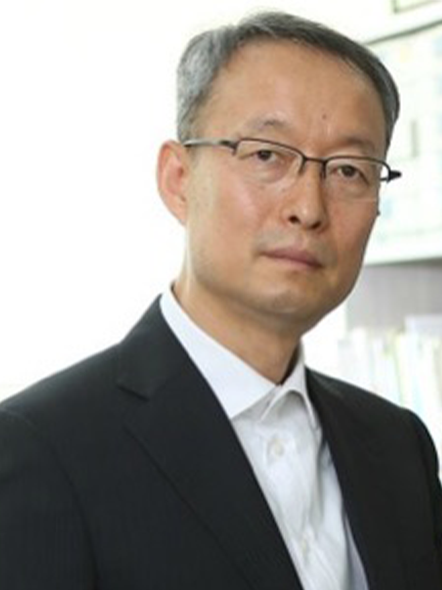 Head shot of Ungyu Paik 