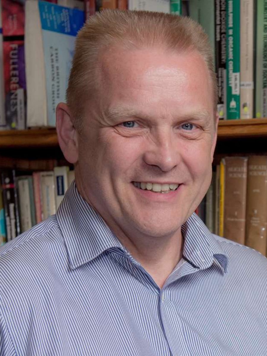 Headshot of Tom Welton