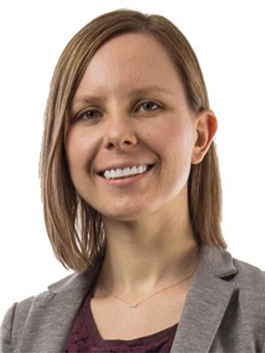 headshot of Veronica Augustyn