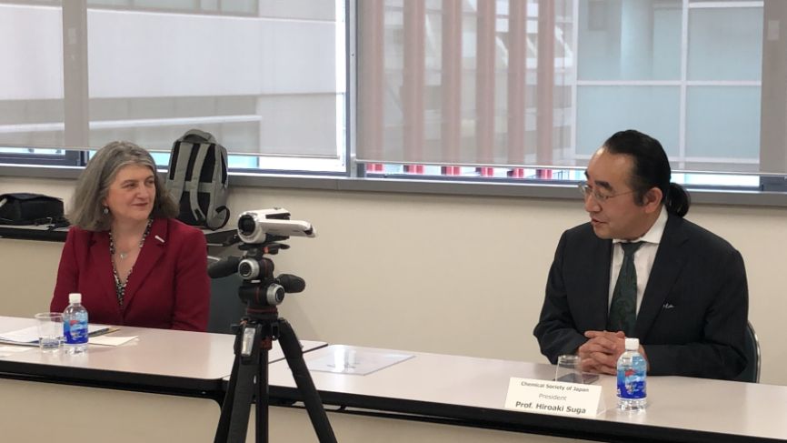 Helen Pain talks with Prof. Hiroaki Suga